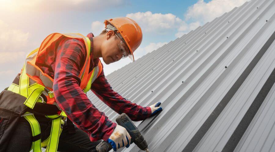 Professional gutter cleaning in Foothill Ranch, CA